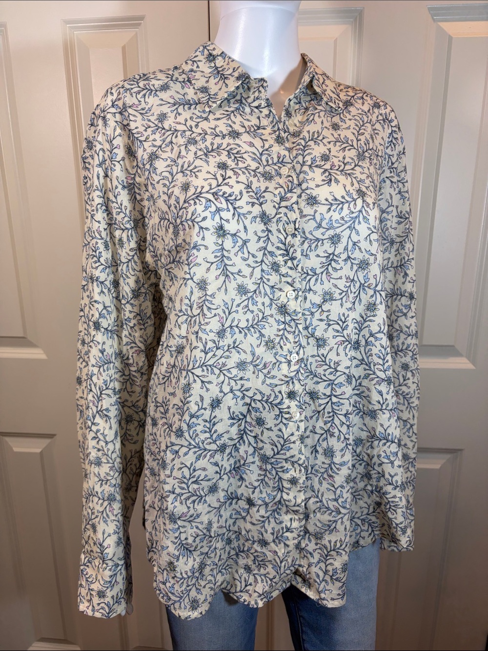 XiRENA Cream Top with Blue and Pink Floral Vine Print